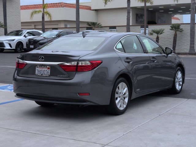 Used 2015 Lexus ES 300h w/ Navigation System Package FWD image 5