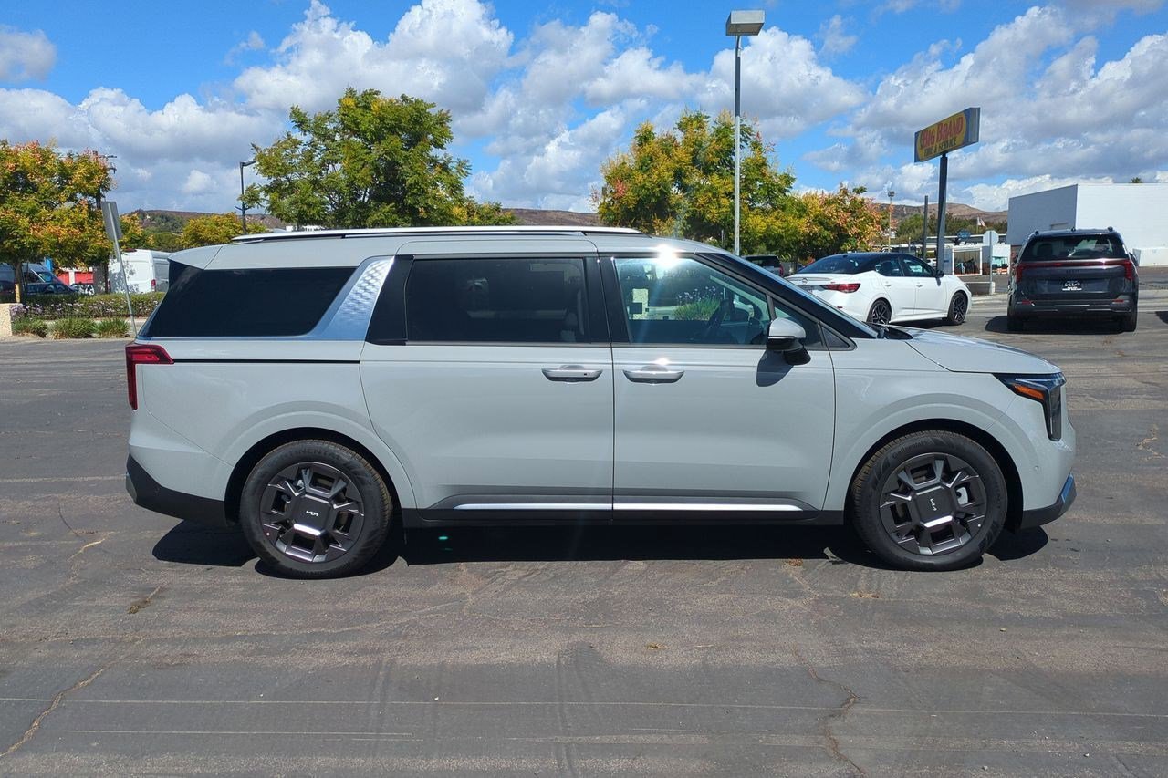 New 2026 Kia Carnival SX image 4