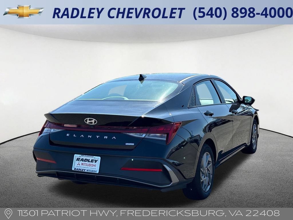 Used 2025 Hyundai Elantra Hybrid FWD image 19