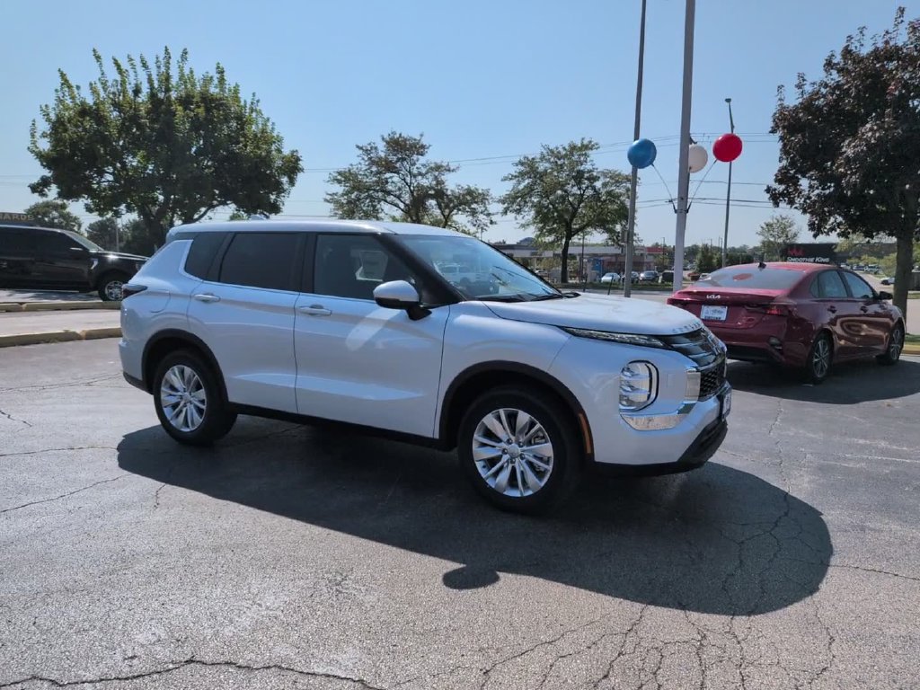 New 2026 Mitsubishi Outlander ES AWD/4WD image 4