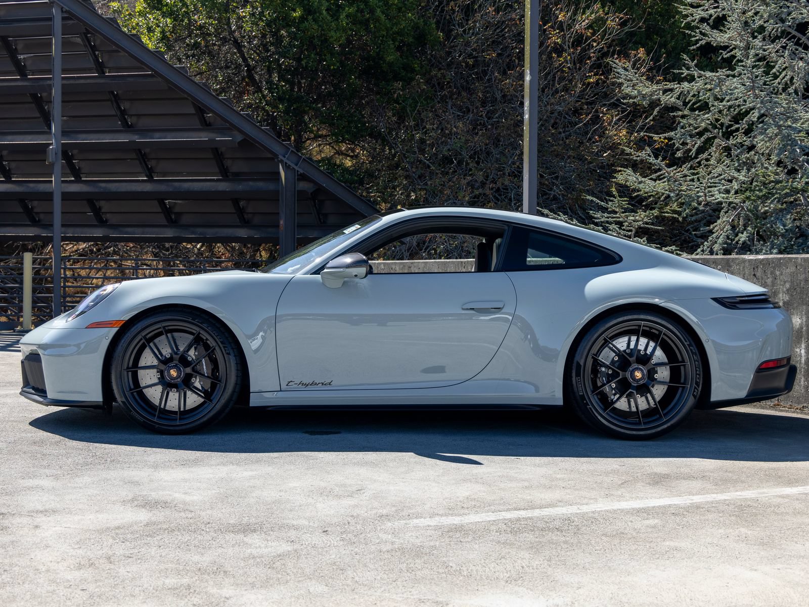 Certified 2025 Porsche 911 Carrera 4 GTS AWD/4WD image 2