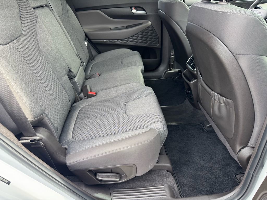 Used 2020 Hyundai Santa Fe SE image 18