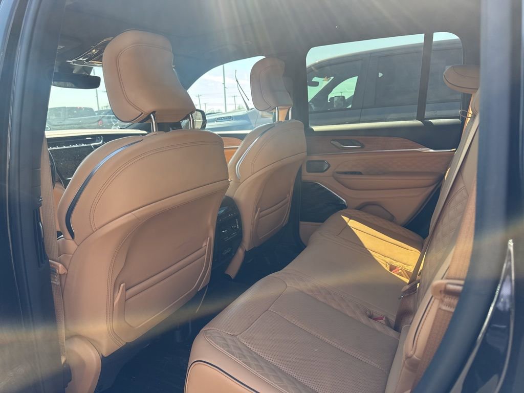 Used 2022 Jeep Grand Cherokee Summit image 5