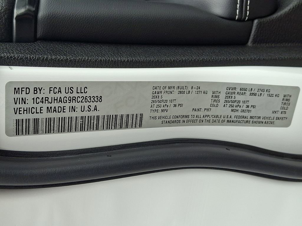 Used 2024 Jeep Grand Cherokee Altitude image 25