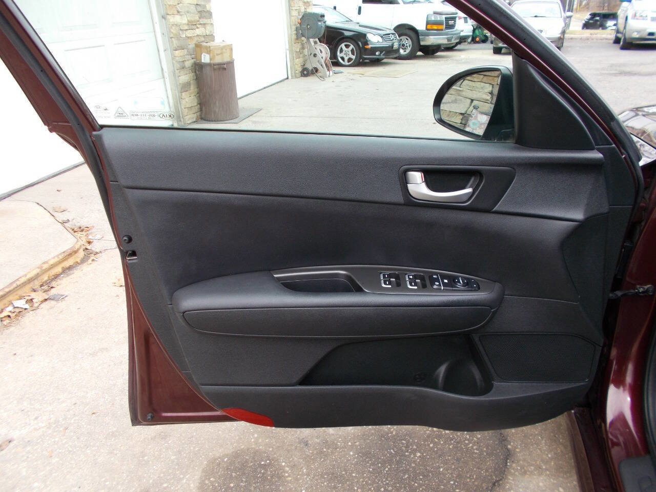 Used 2017 Kia Optima LX image 9