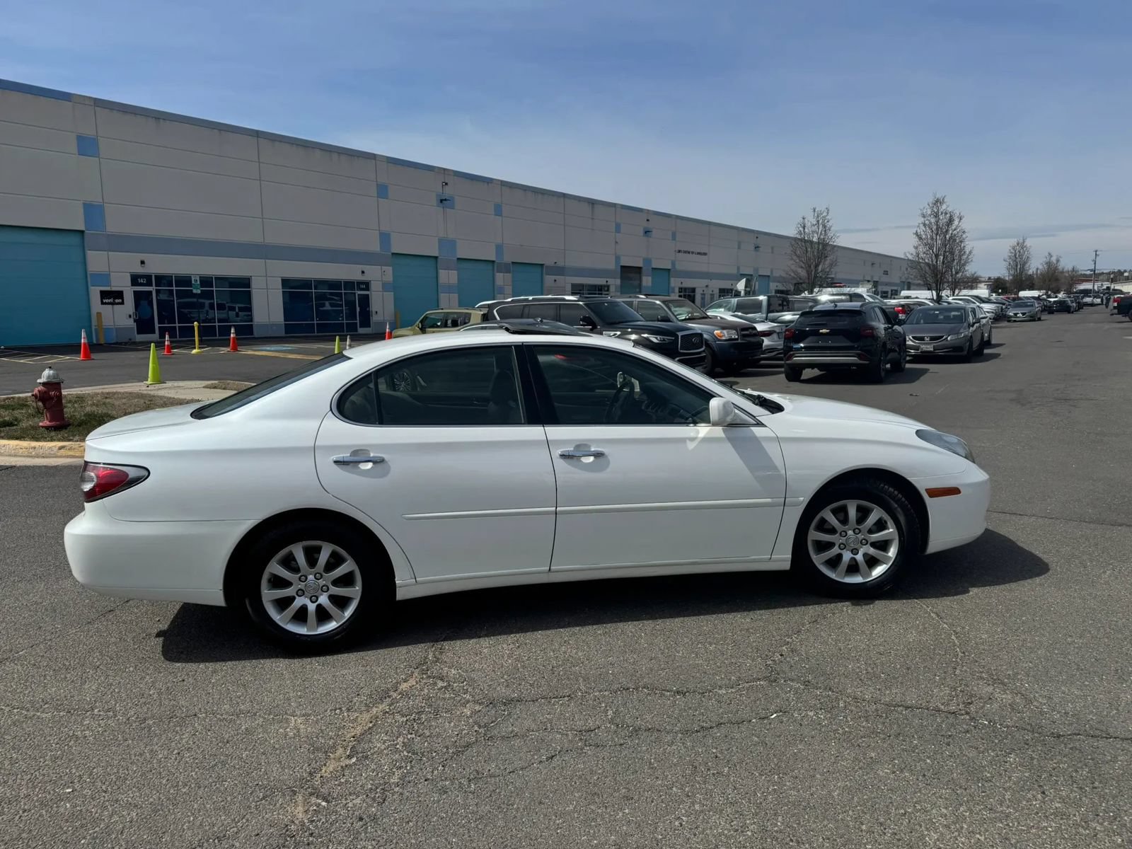 Used 2003 Lexus ES 330 w/ Premium Pkg FWD image 14