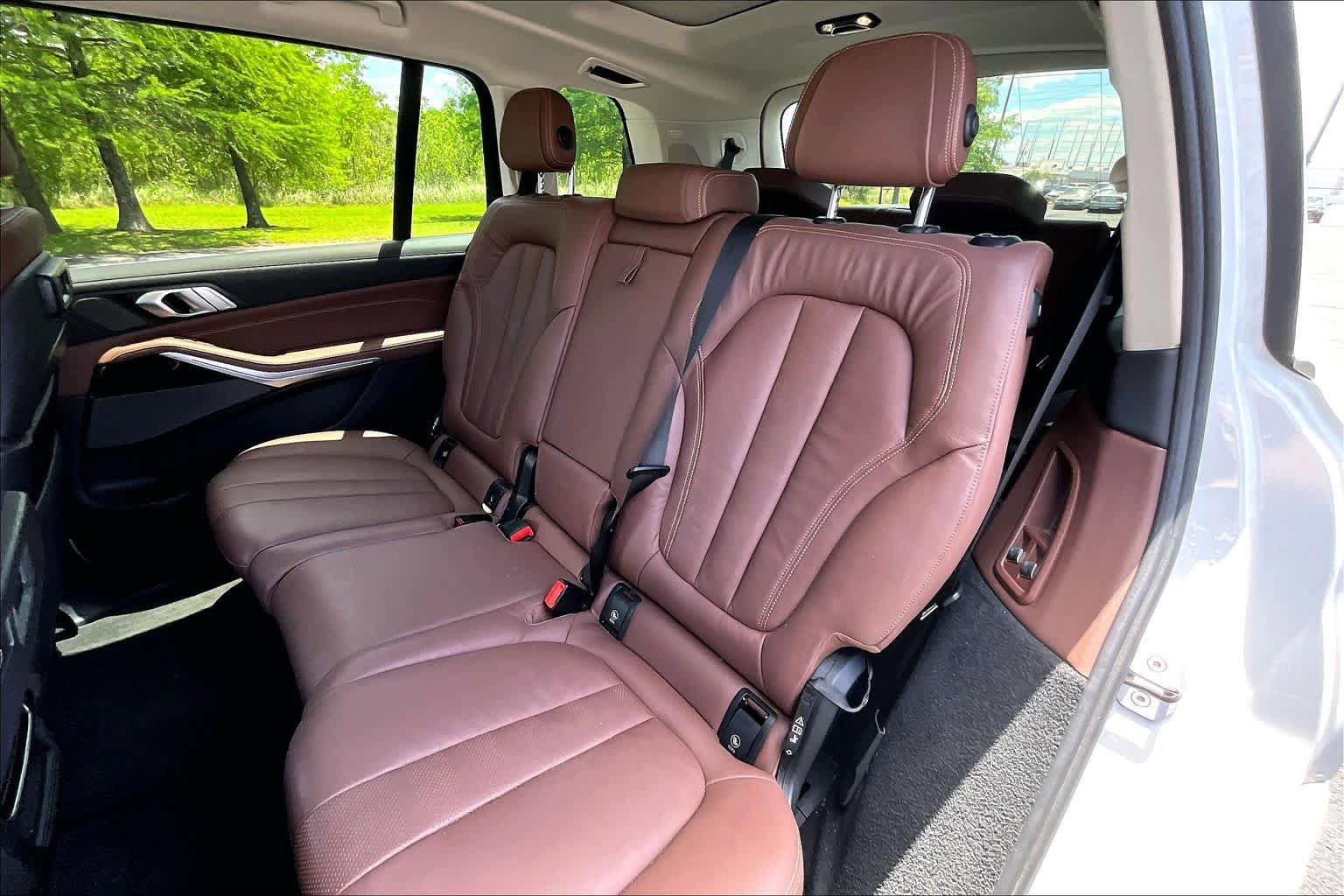 Used 2020 BMW X7 xDrive40i w/ Cold Weather Package AWD/4WD image 22
