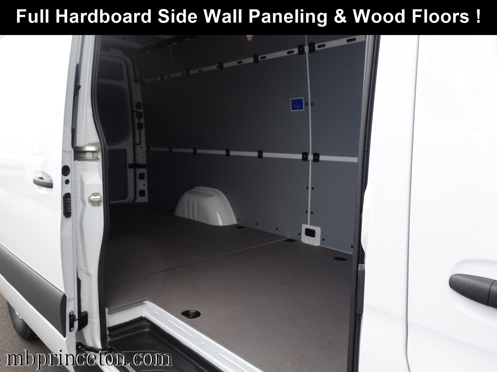 Used 2024 Mercedes-Benz Sprinter 2500 image 11