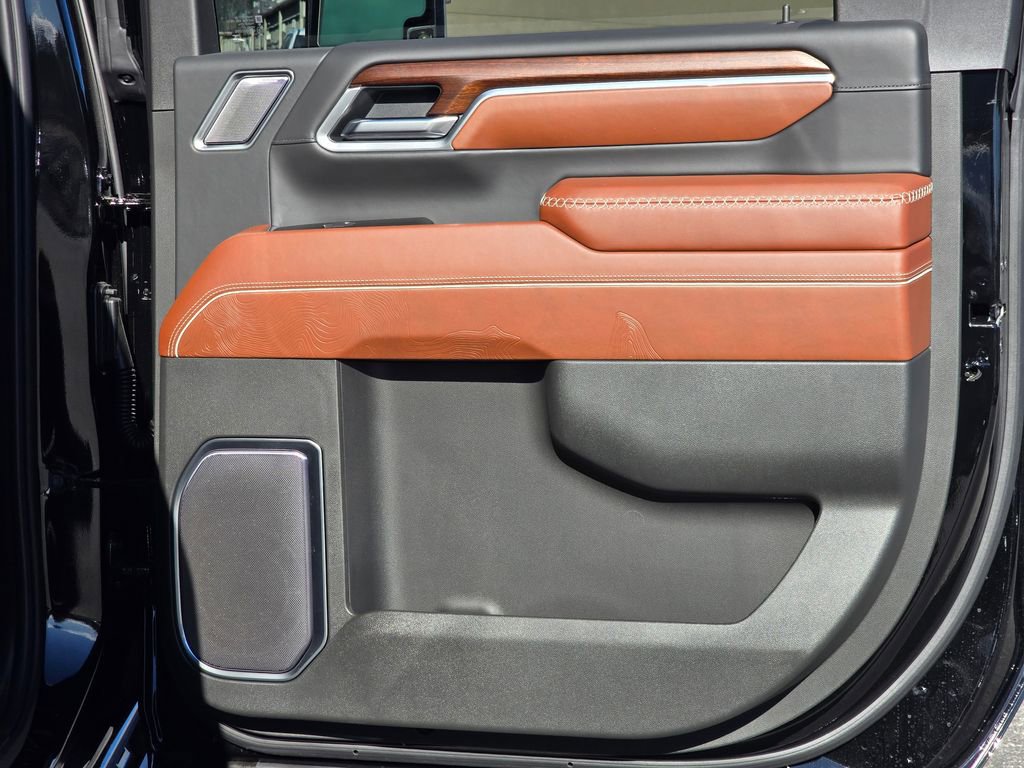 New 2026 GMC Sierra 2500 Denali Ultimate w/ LPO, Black Badging Package image 41
