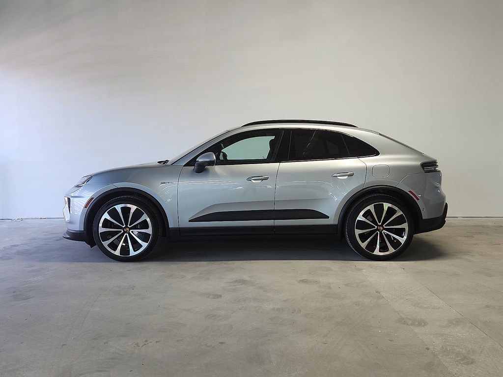 New 2026 Porsche Macan 4 Electric AWD/4WD image 2