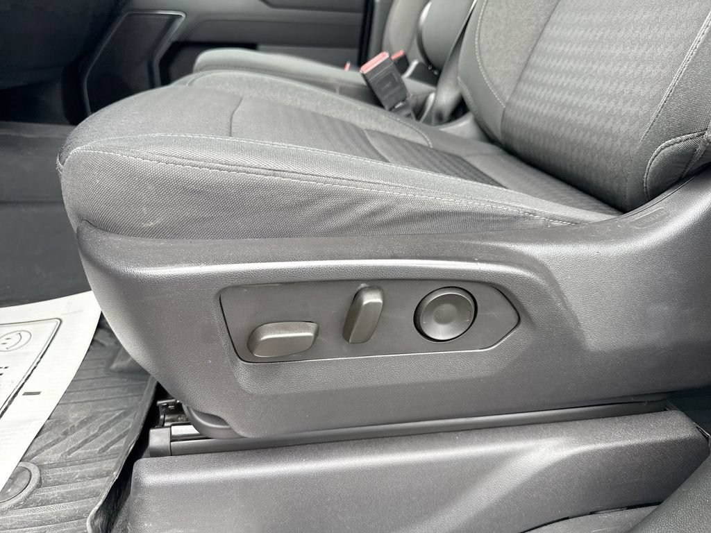Used 2024 Chevrolet Silverado 2500 LT AWD/4WD image 12