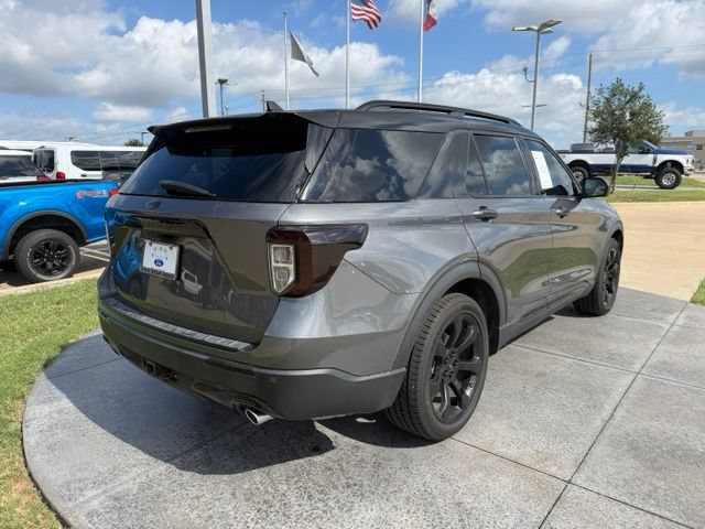 Used 2023 Ford Explorer ST-Line w/ Class IV Trailer Tow Package RWD image 6