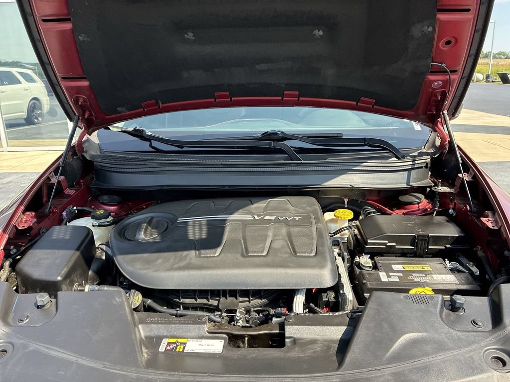 Used 2017 Jeep Cherokee Trailhawk AWD/4WD image 25