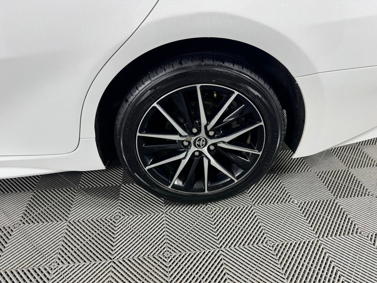 Used 2023 Toyota Camry SE image 32