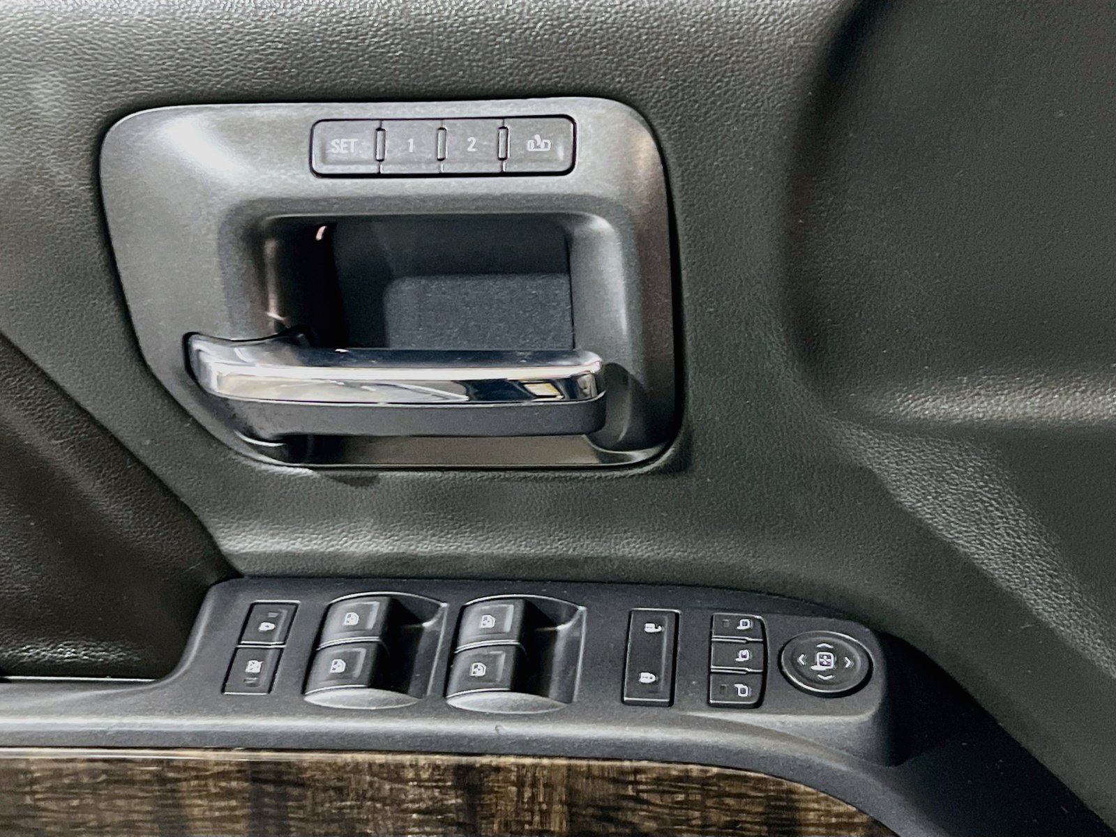 Used 2015 GMC Sierra 1500 Denali AWD/4WD image 12