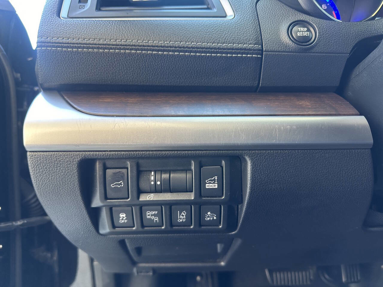 Used 2019 Subaru Outback 3.6R Limited AWD/4WD image 24