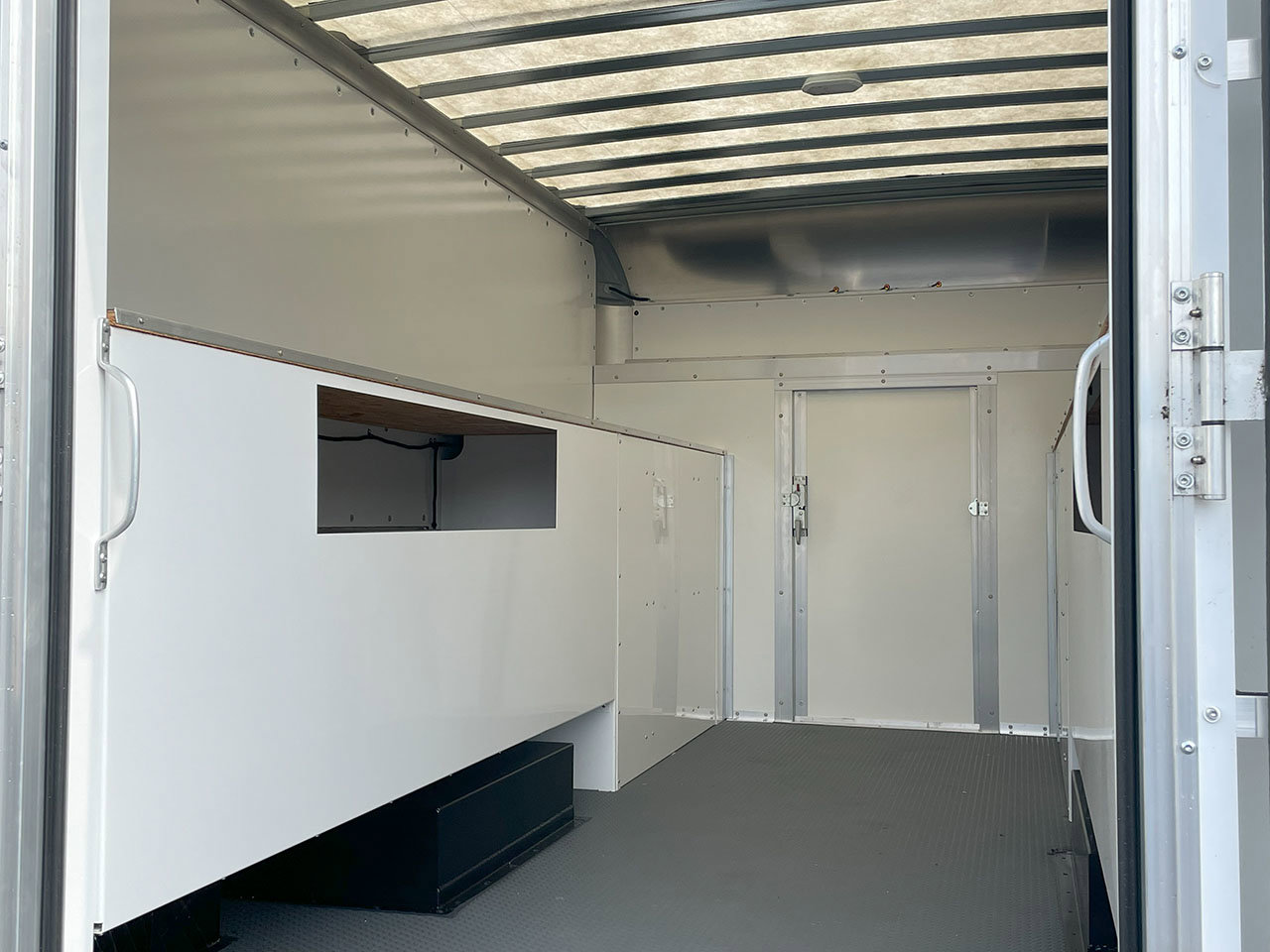 Used 2022 Chevrolet Express 3500 w/ Power Convenience Package image 20