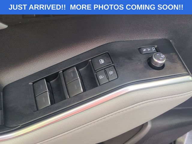 Used 2025 Toyota Highlander Limited FWD image 14