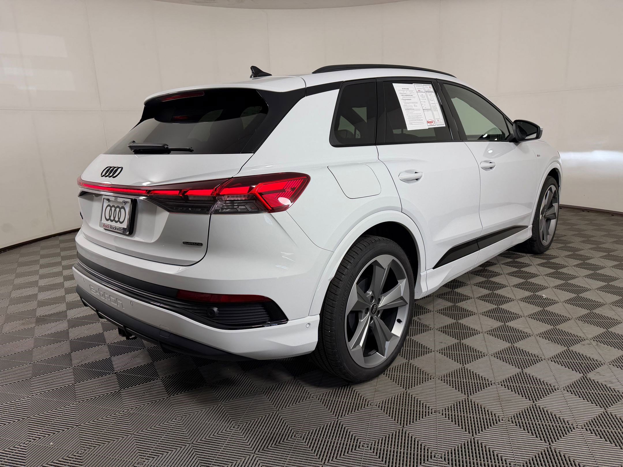 Used 2026 Audi Q4 e-tron Premium Plus w/ Premium Plus AWD/4WD image 9