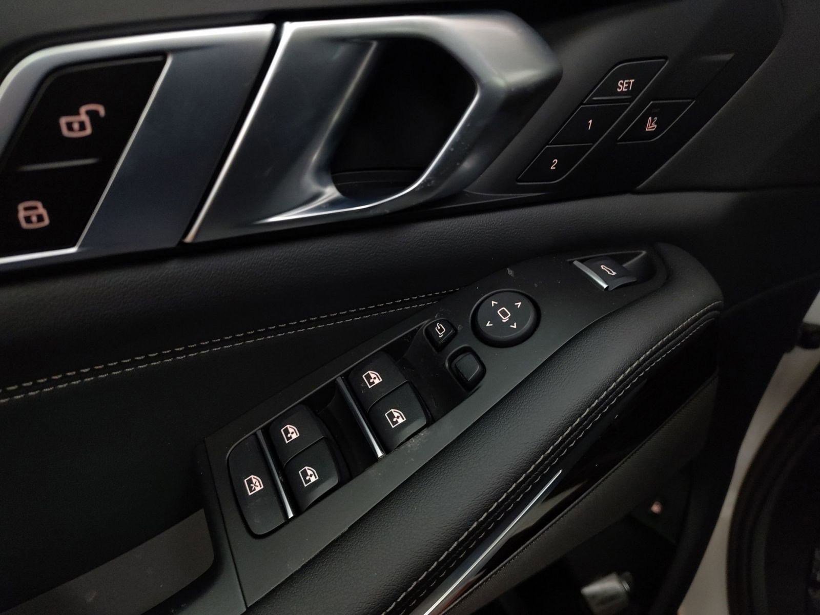 New 2026 BMW X5 xDrive50e w/ Climate Comfort Package image 11