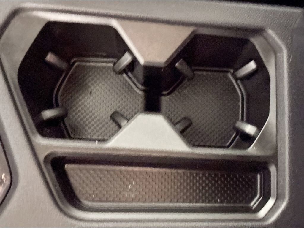 Certified 2022 Volkswagen Tiguan SE image 15