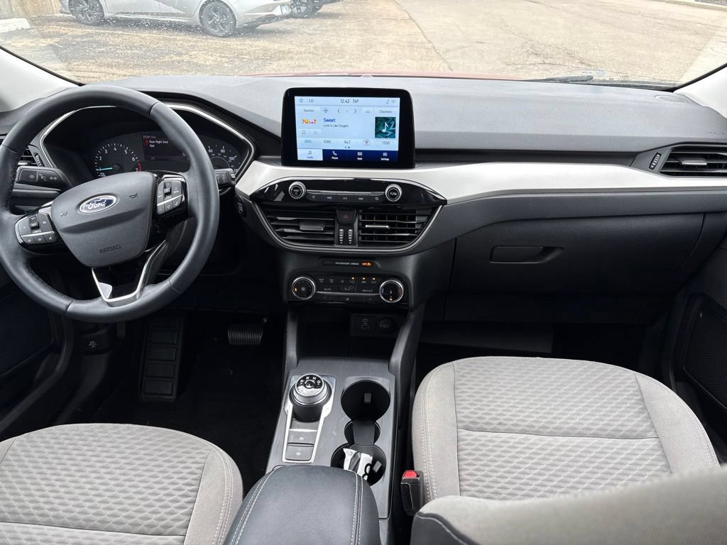 Used 2022 Ford Escape SE w/ SE Sport Appearance Package AWD/4WD image 10