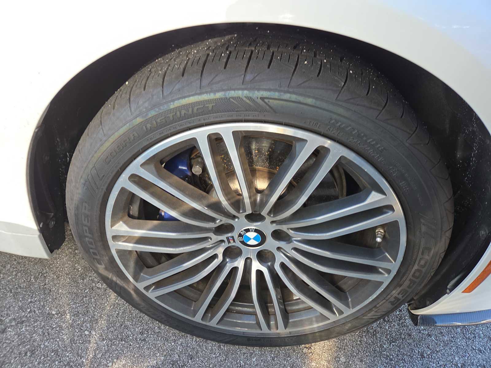 Used 2017 BMW 540i image 2