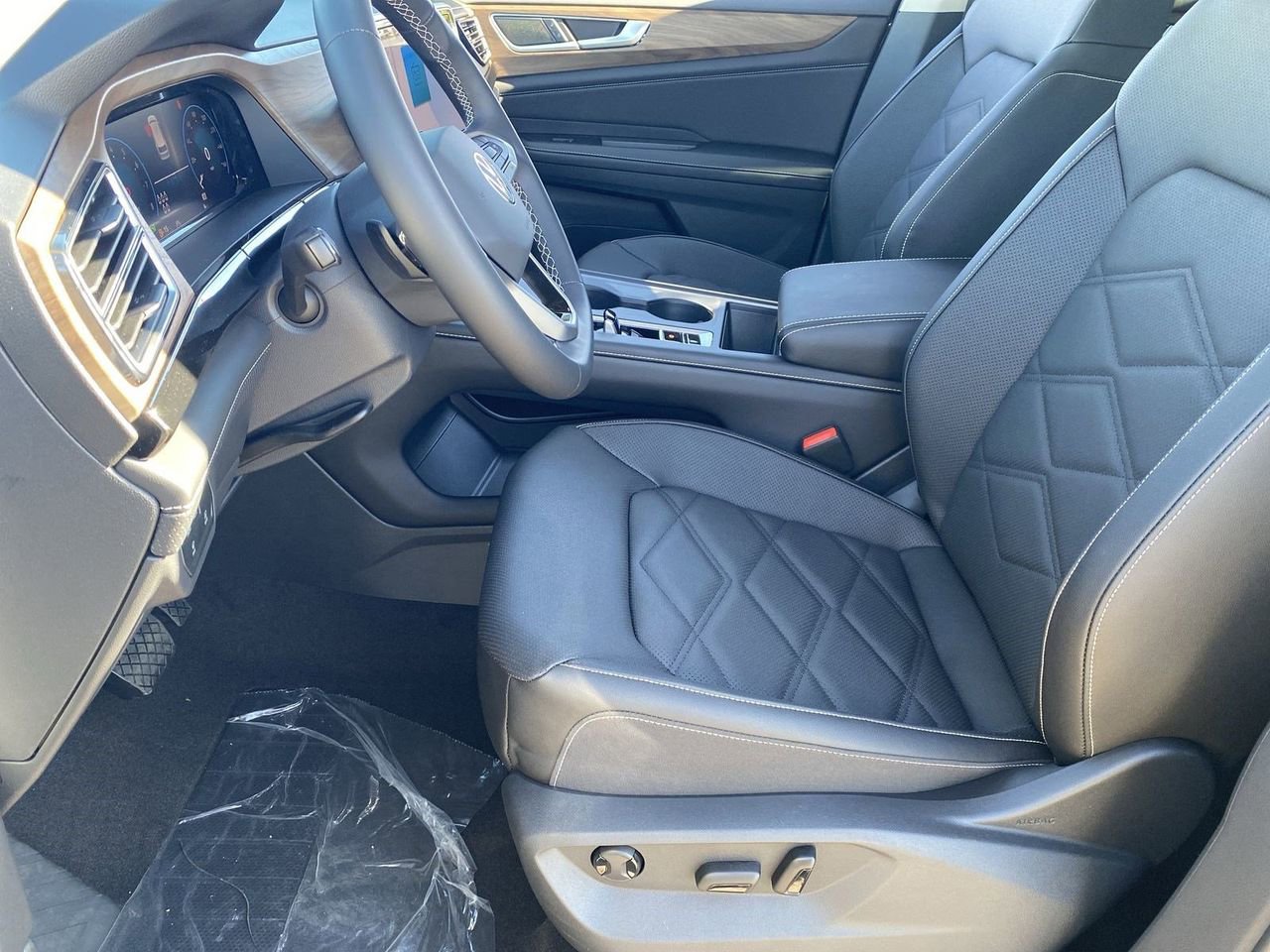 New 2026 Volkswagen Atlas SE image 15