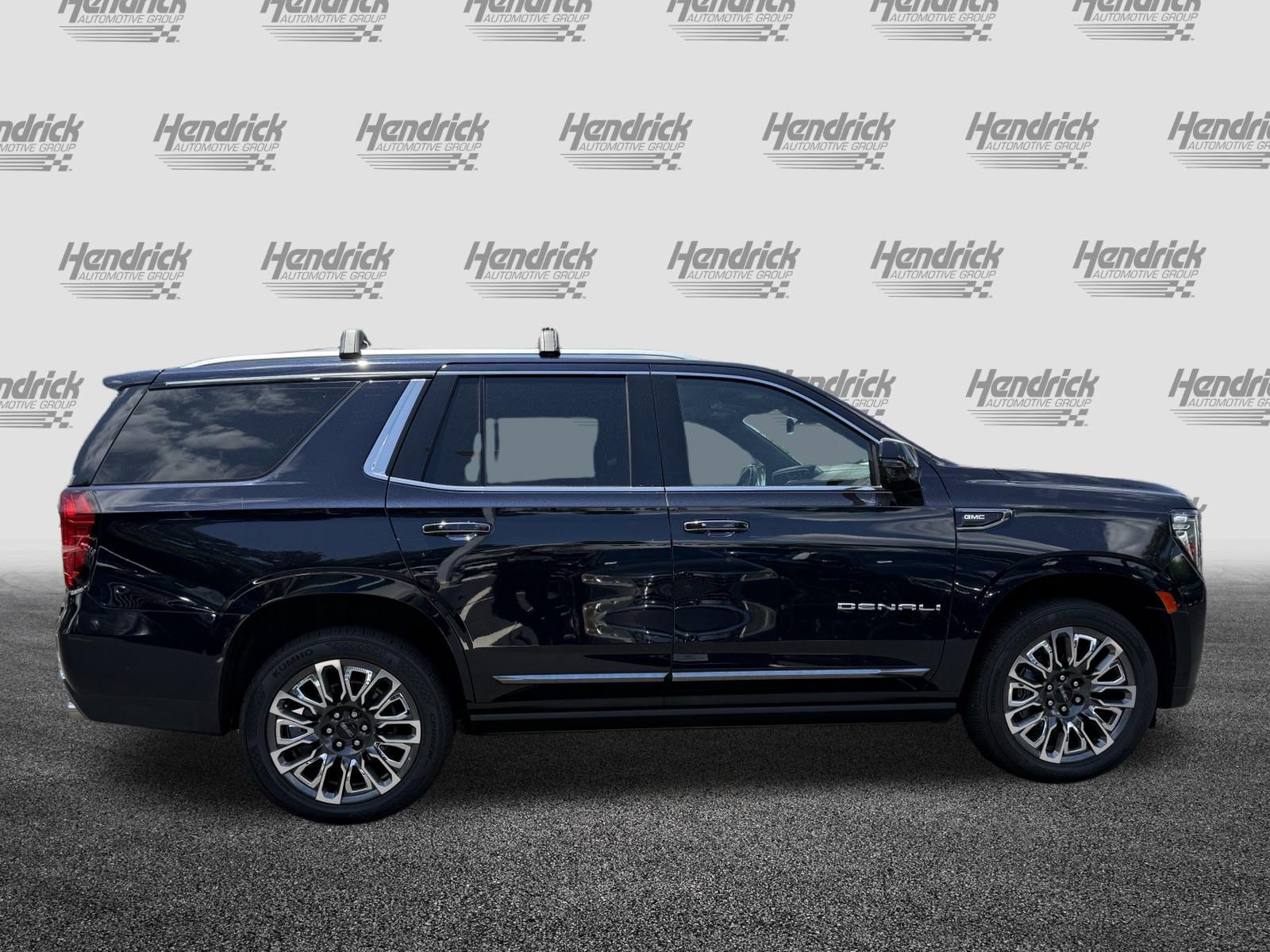 Used 2023 GMC Yukon Denali Ultimate AWD/4WD image 11