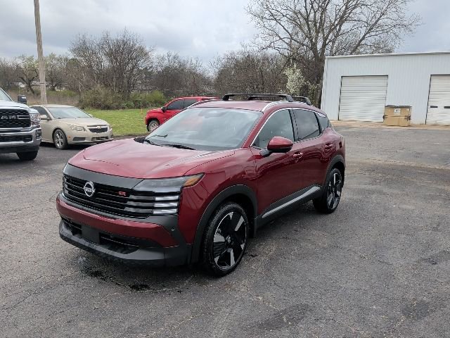 Used 2025 Nissan Kicks SR image 1