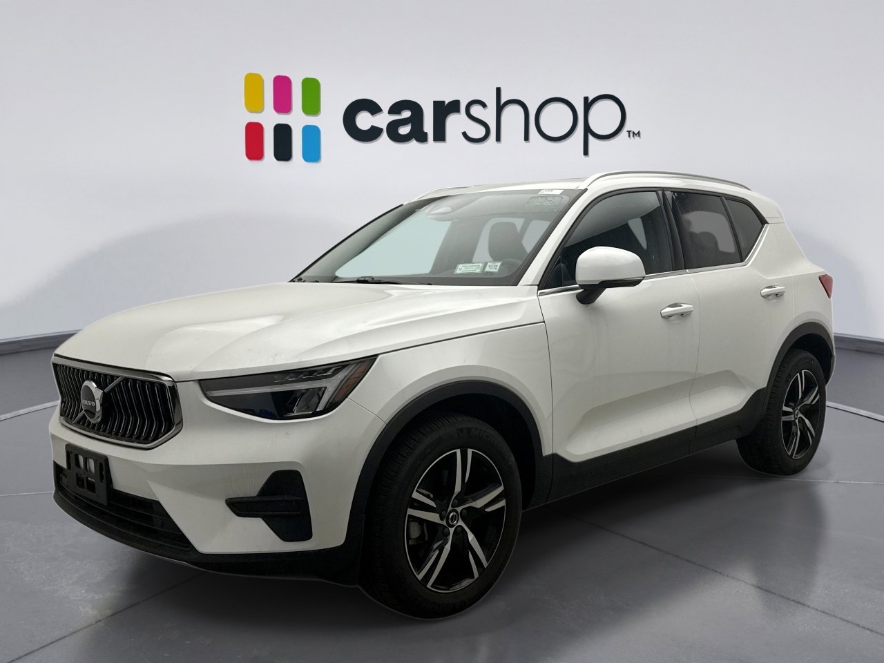Used 2025 Volvo XC40 B5 Core AWD/4WD image 1
