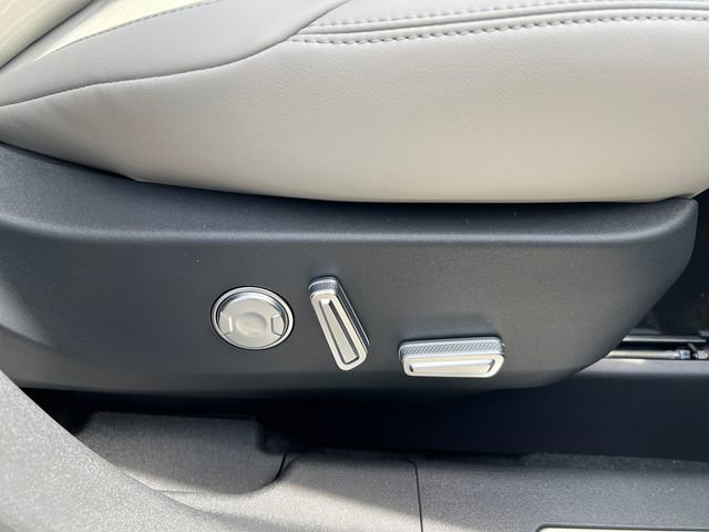 New 2026 Lincoln Nautilus Reserve w/ Jet Appearance Package image 17