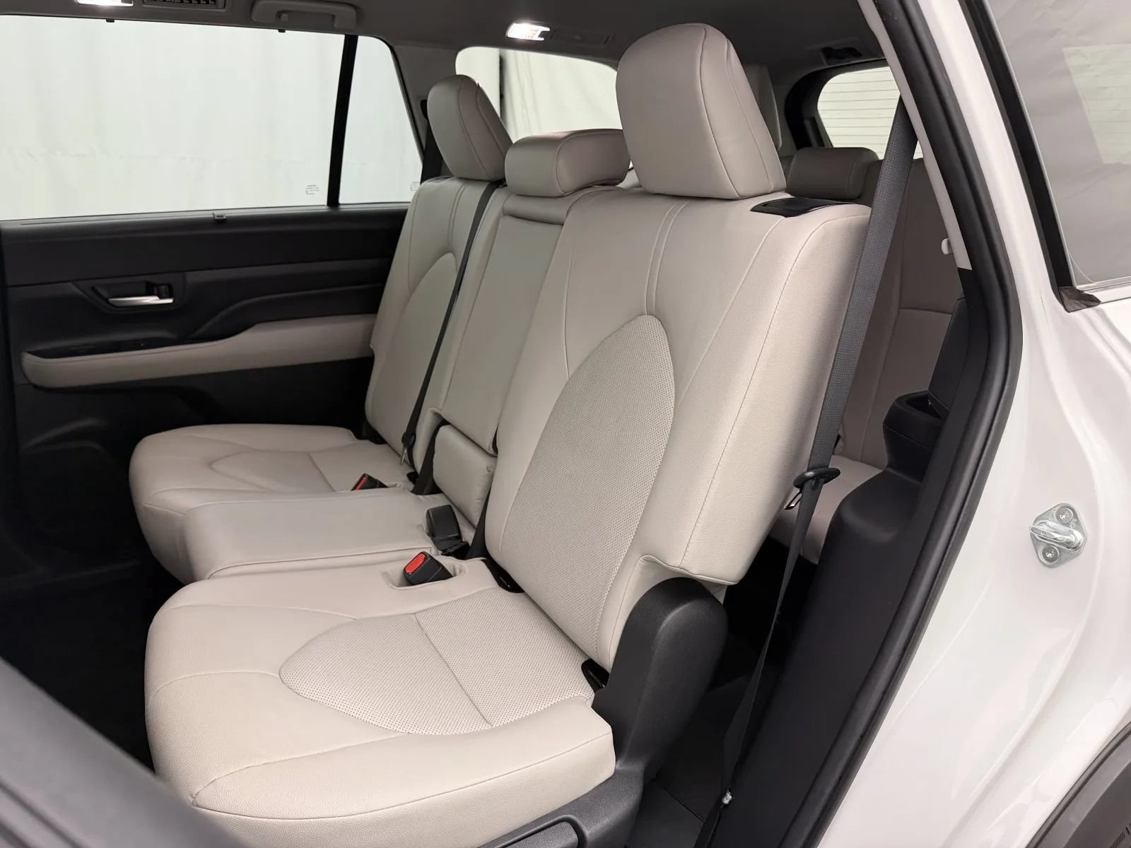 Used 2024 Toyota Grand Highlander FWD image 25