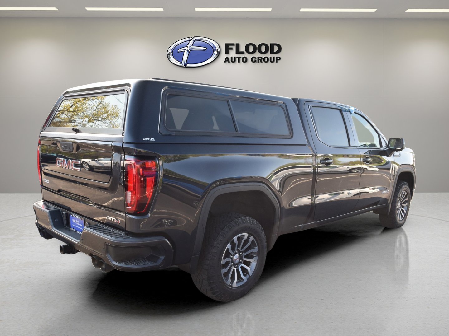 Used 2020 GMC Sierra 1500 AT4 w/ AT4 Premium Package AWD/4WD image 4