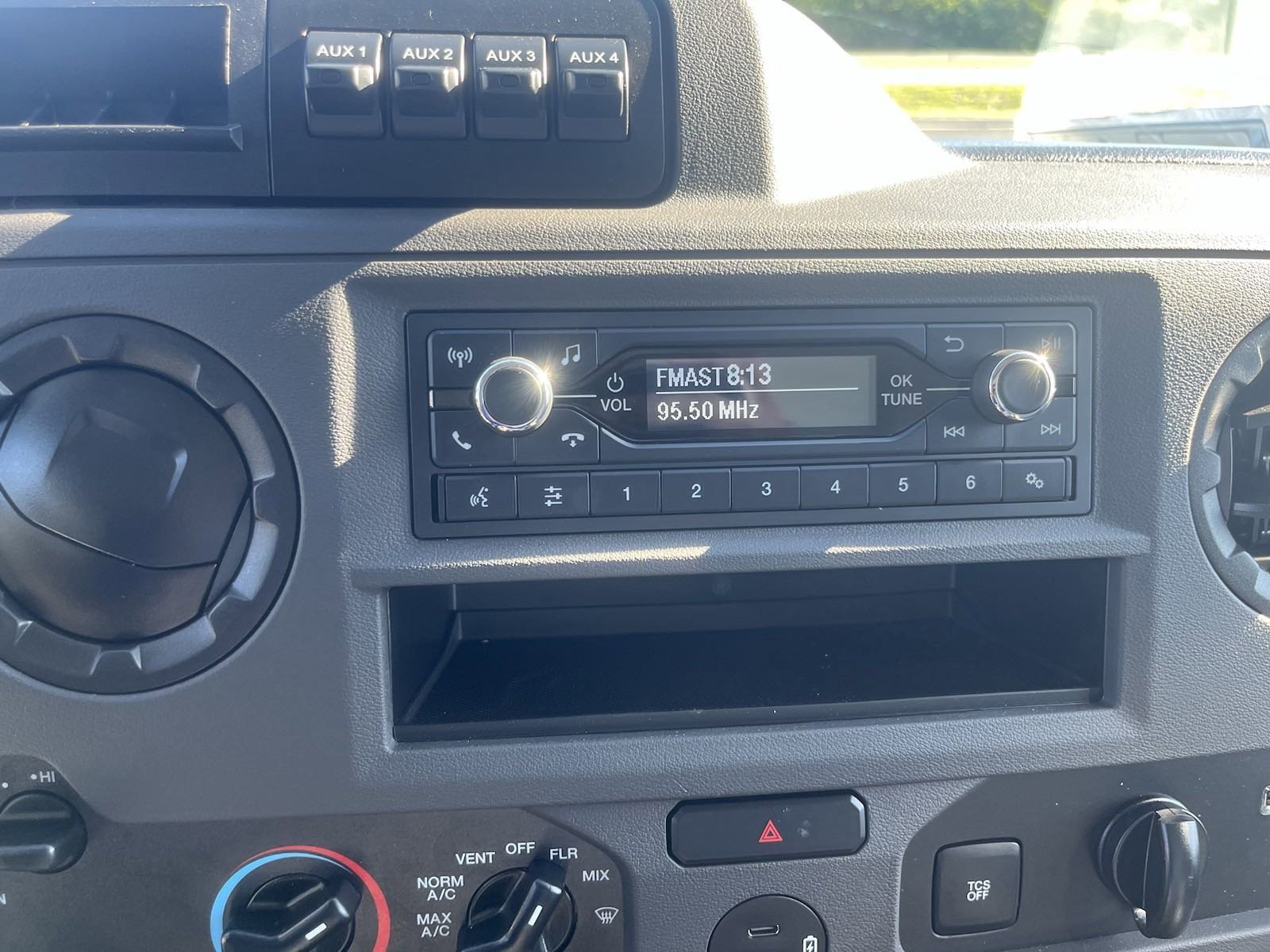 New 2024 Ford E-450 and Econoline 450 Super Duty w/ Power Windows & Locks Group image 23