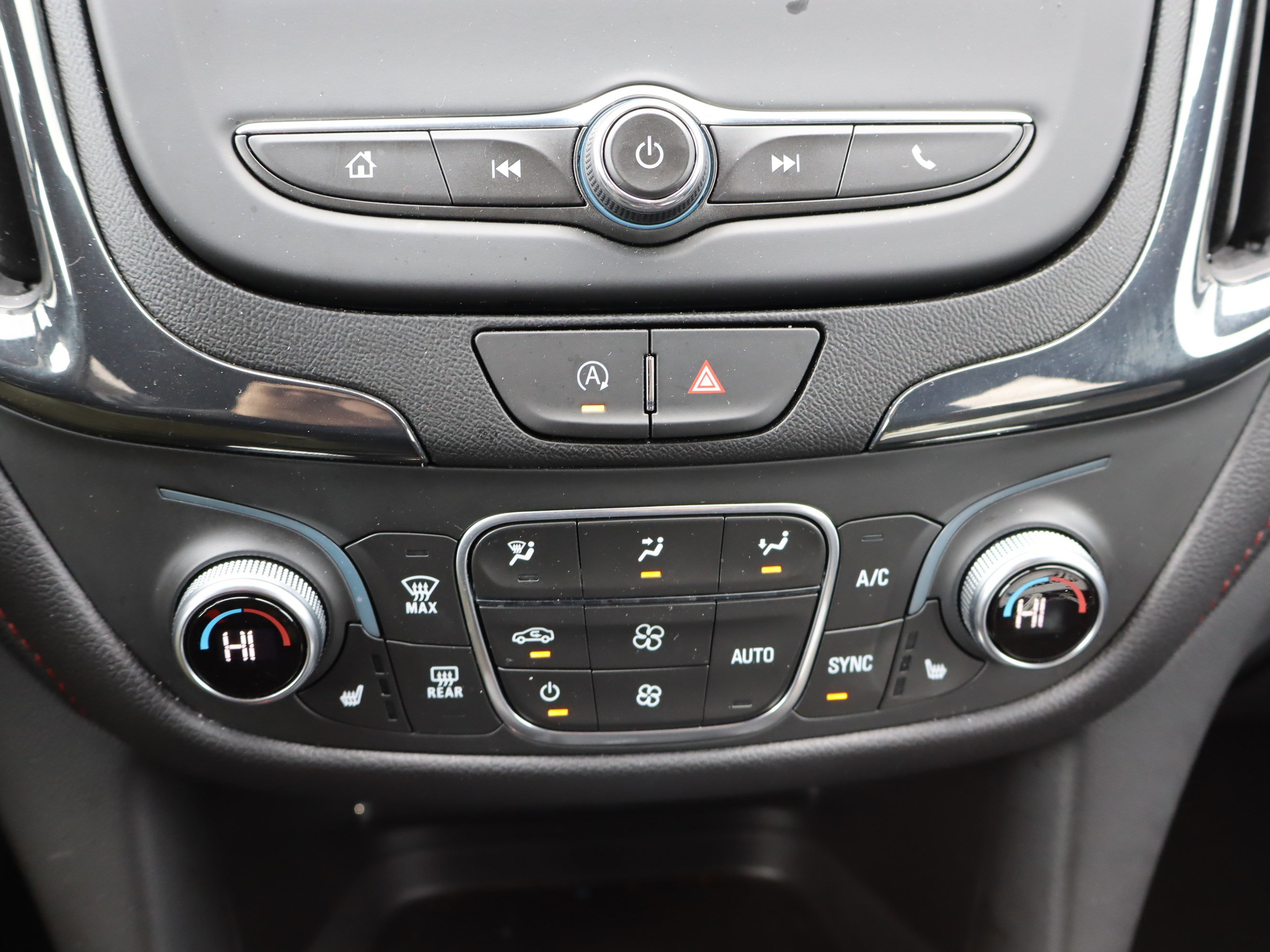 Used 2022 Chevrolet Equinox RS w/ LPO, Floor Liner Package image 28