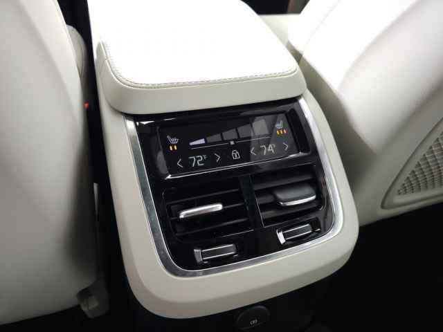 Certified 2023 Volvo XC90 T8 Plus image 37