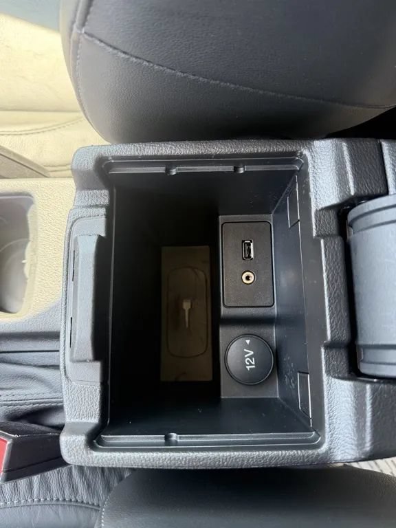 Used 2016 Ford Focus SE w/ Equipment Group 201A FWD image 22