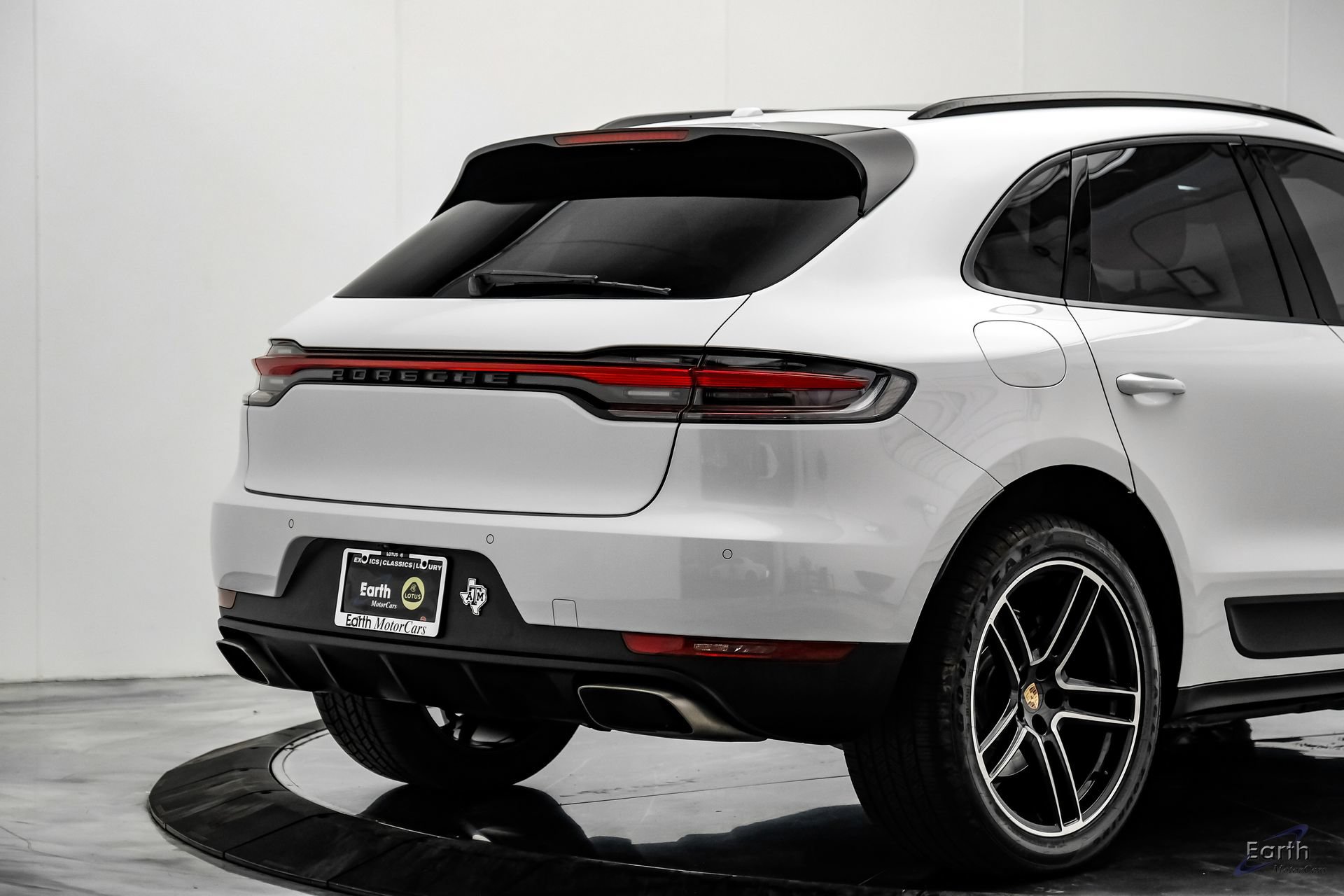 Used 2021 Porsche Macan AWD/4WD image 17