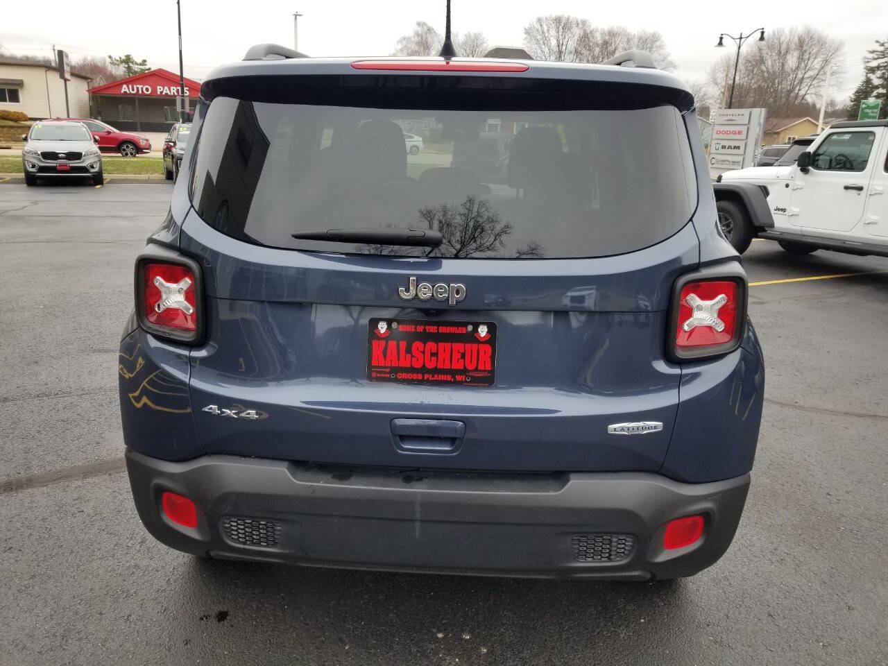 Certified 2022 Jeep Renegade Latitude w/ Convenience Group AWD/4WD image 6