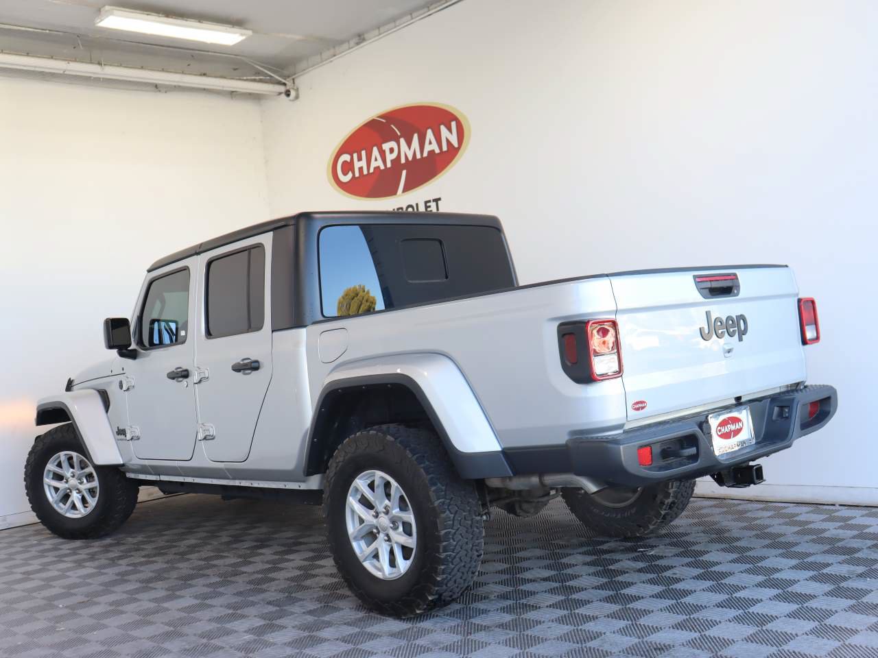 Used 2023 Jeep Gladiator Sport AWD/4WD image 4
