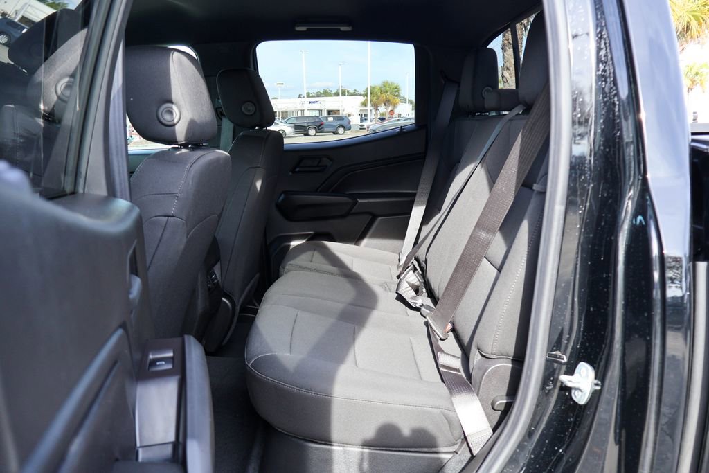 Used 2025 Chevrolet Colorado W/T image 10