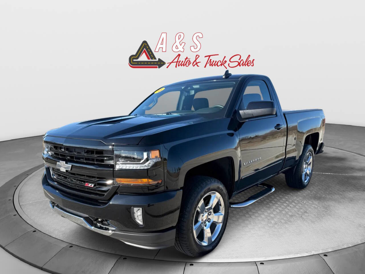 Used 2016 Chevrolet Silverado 1500 LT w/ LT Convenience Package AWD/4WD image 3