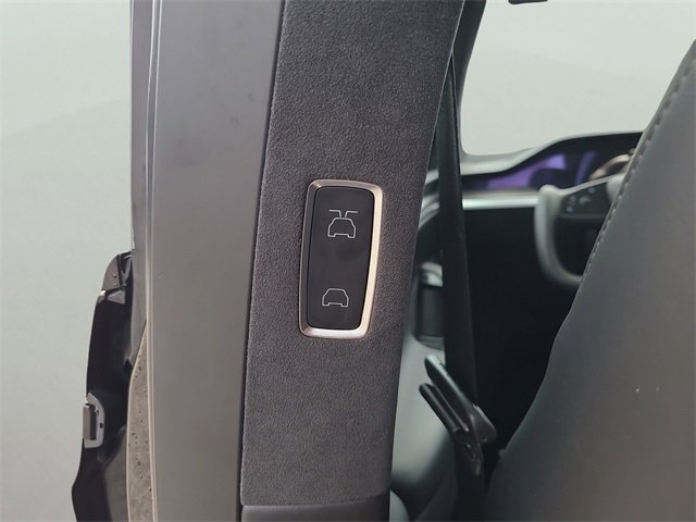 Used 2022 Tesla Model X Plaid image 19