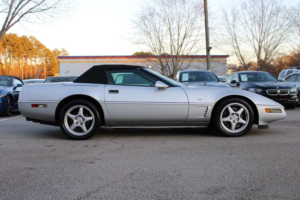 Used 1996 Chevrolet Corvette Convertible RWD image 9