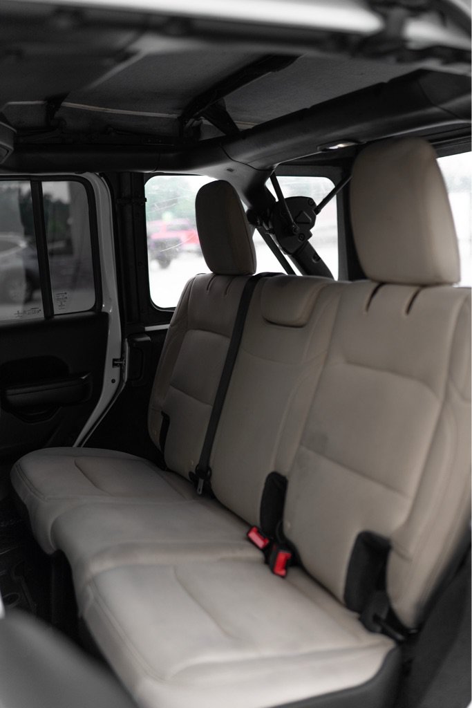 Used 2018 Jeep Wrangler Unlimited Sport AWD/4WD image 9