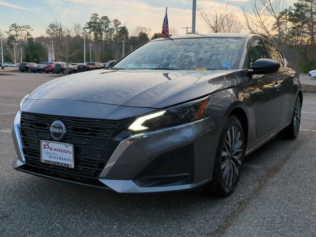 Used 2025 Nissan Altima 2.5 SV image 8