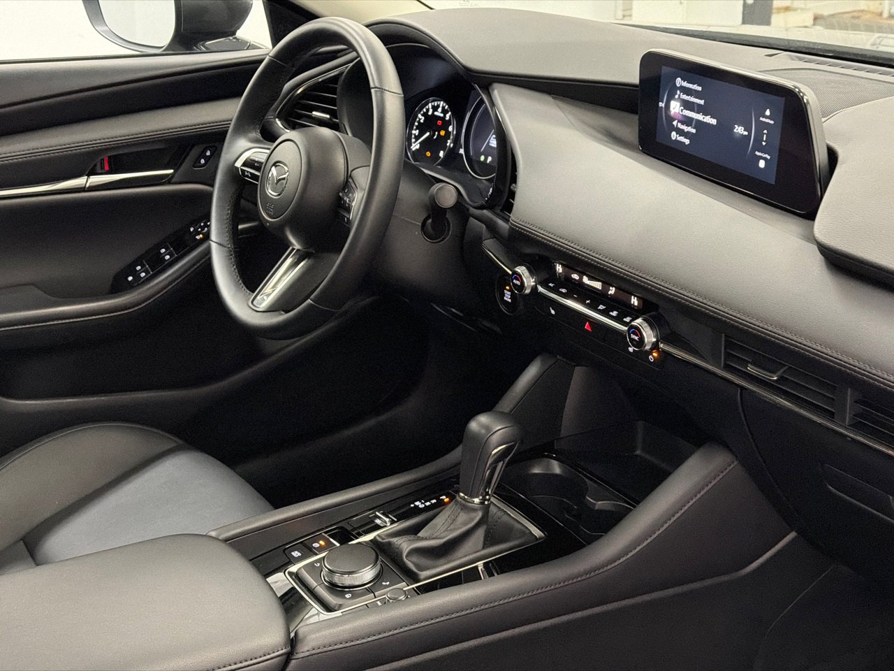 Certified 2025 MAZDA MAZDA3 s image 8