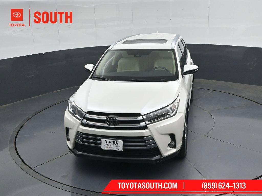Used 2017 Toyota Highlander Limited AWD/4WD image 53