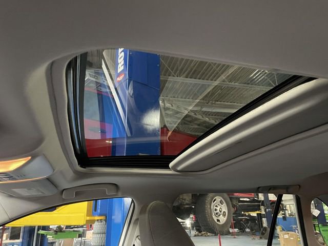 Used 2019 Toyota RAV4 XLE w/ Convenience Package FWD image 21